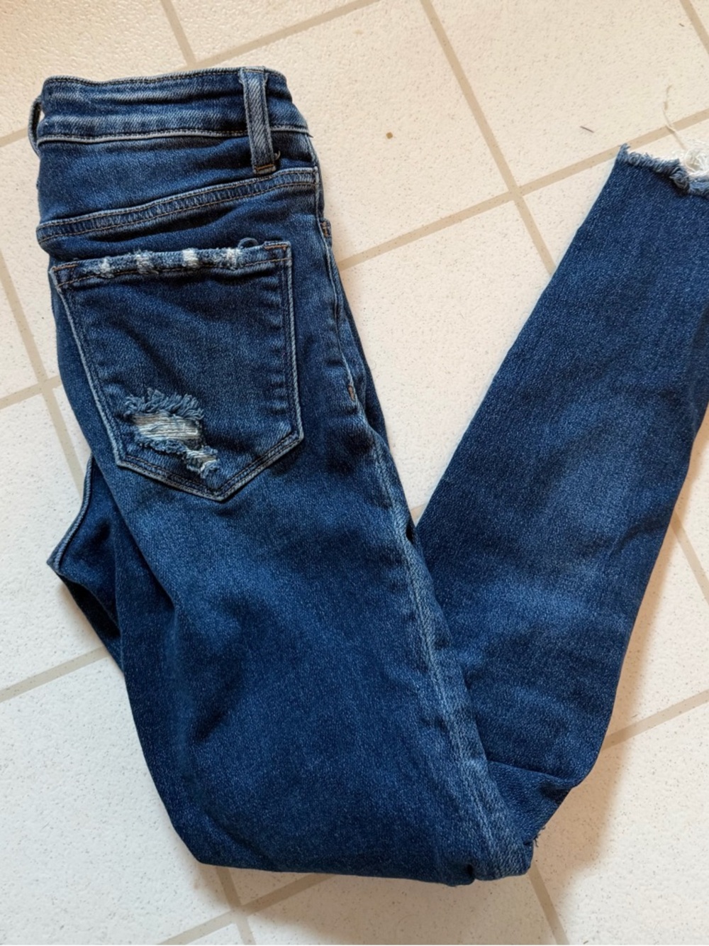 Women’s Dark Blue Distressed Skinny Jeans
